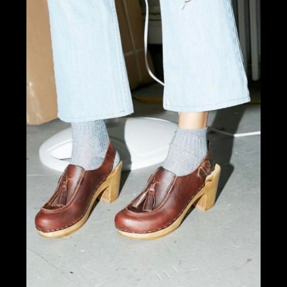 No. 6 Crowley Tassel Clog in Acorn. Unworn.